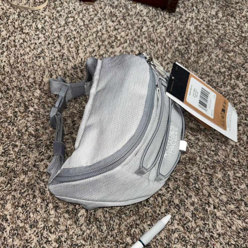 The North Face Jester Lumbar waist bag in White Metal. NEW.